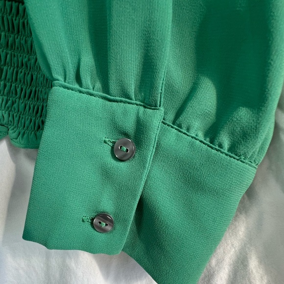 1. STATE Smocked Waist Blouse – Green XL - Picture 6 of 8